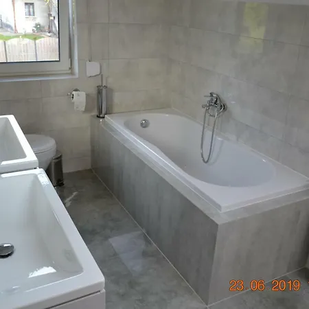Lux Dom 6-osobowy Marilyn Monroe Ze Strefa Basenowa W Miejscowosci Niedaleko Zatoru I Energylandii Appartement Chocznia